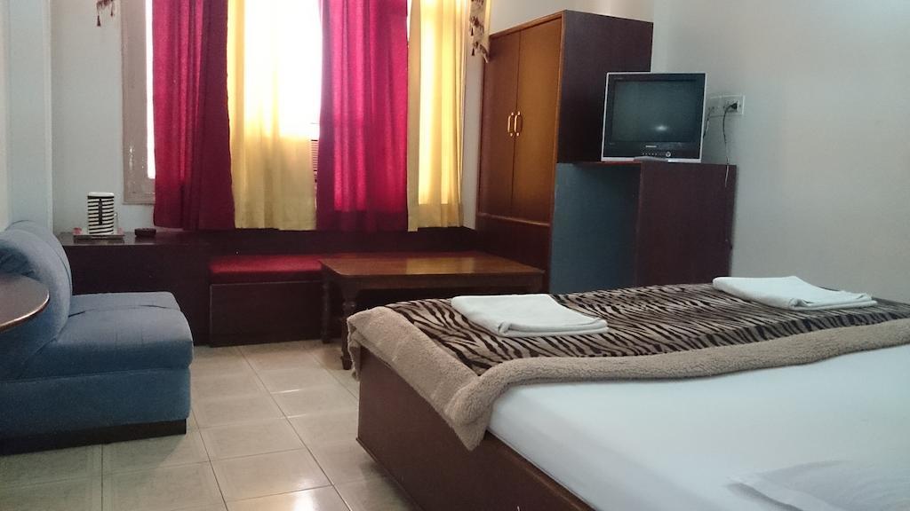 Hotel Maharaja Katra  Pokoj fotografie