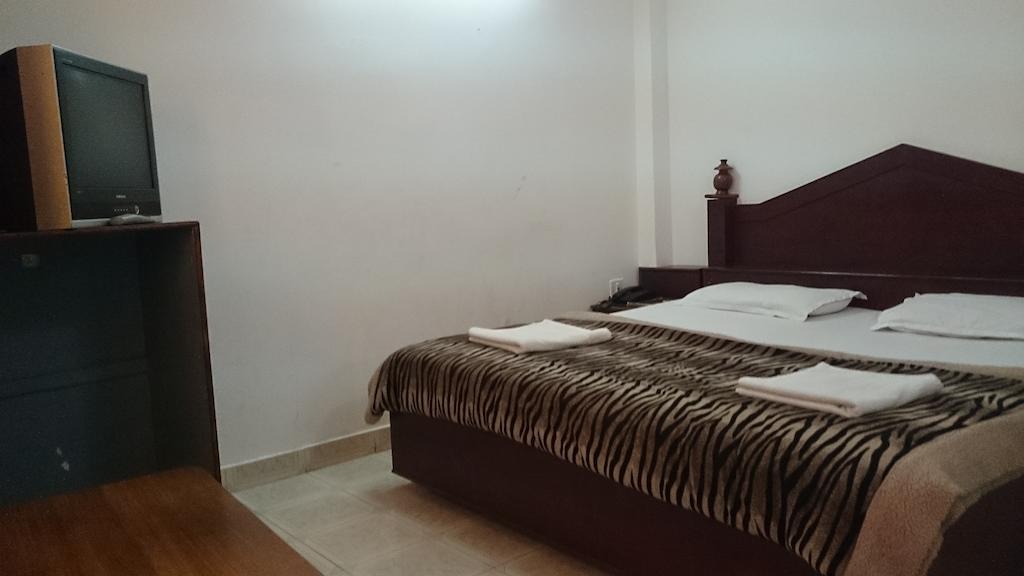 Hotel Maharaja Katra  Pokoj fotografie