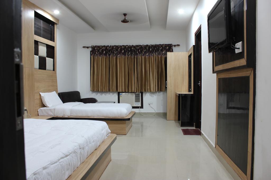 Hotel Maharaja Katra  Pokoj fotografie